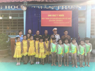 Trường Tiểu học Bùi Quốc Khánh sinh hoạt tuyên truyền giáo dục ý nghĩa Ngày thành lập Quân đội Nhân dân Việt Nam (22/12/1944 - 22/12/2017)
